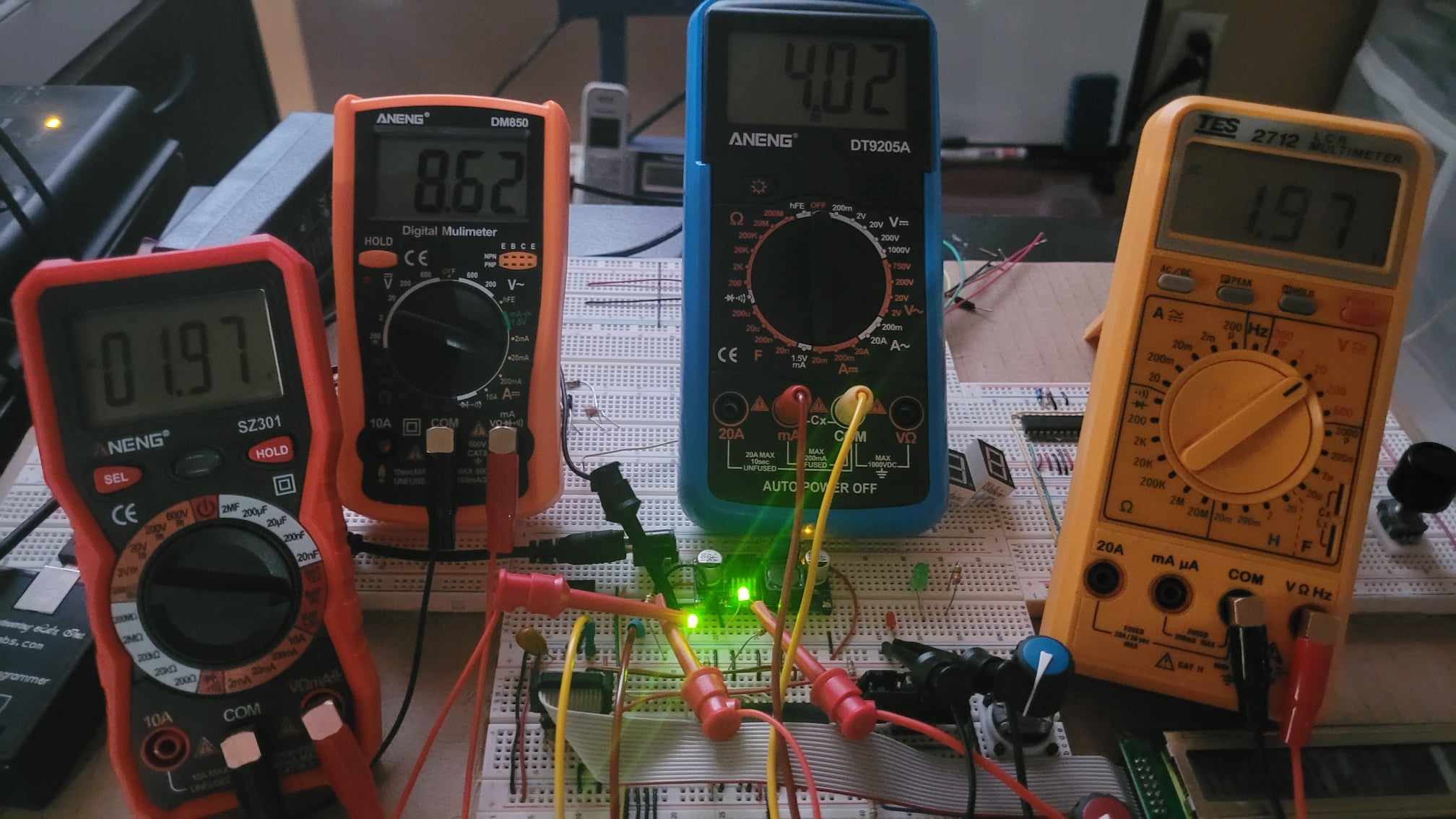 Name:  2 LEDs both with 270R - PWM on right.jpg
Views: 144
Size:  146.8 KB